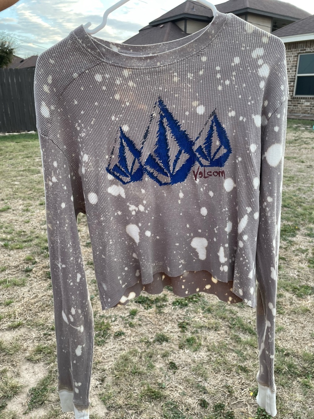 Y2K cropped volcom blue mountain waffle knit thermal bleach dyed long sleeve uni